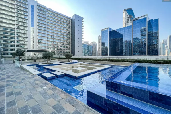 piscina apartamento moderno