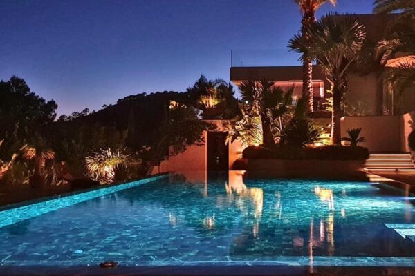 piscina noche villa miroli ibiza