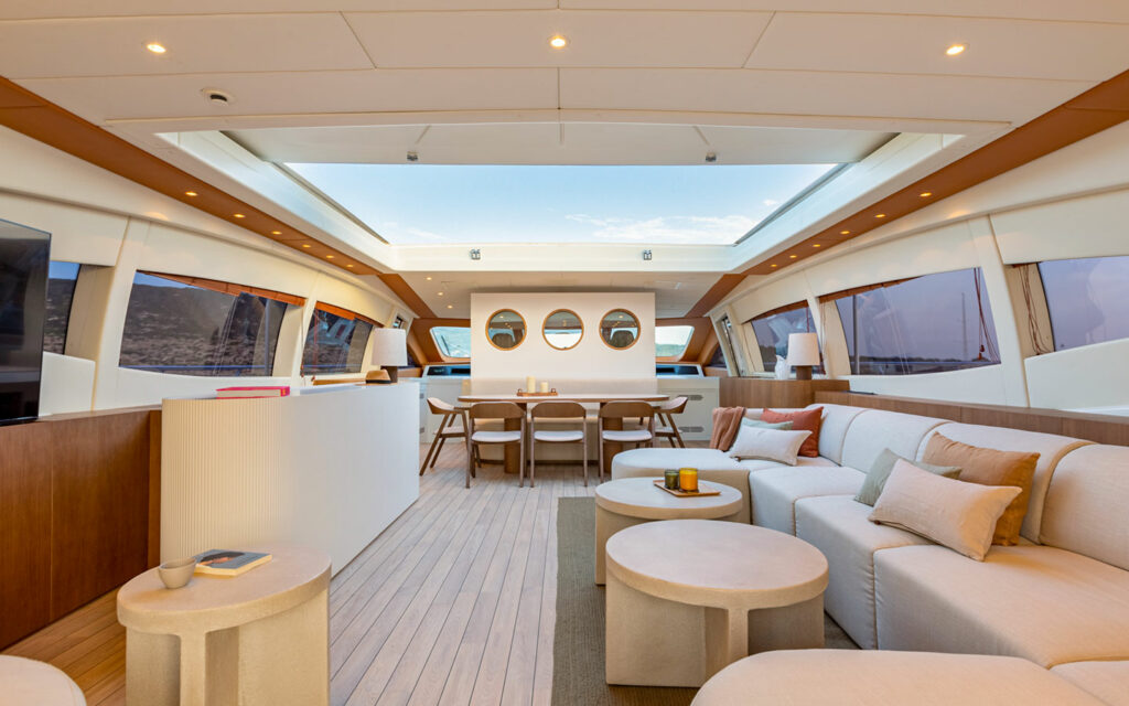 mangusta interior